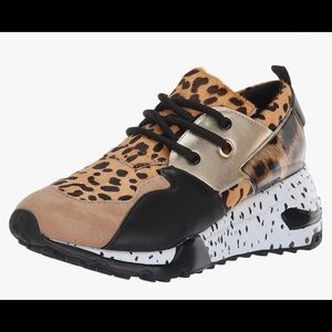 Steve Madden Womens cliff print sneakers